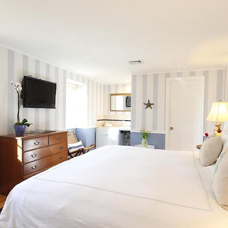 Charles And Charles Mv Bed & Breakfast Vineyard Haven Dış mekan fotoğraf
