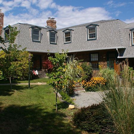 Charles And Charles Mv Bed & Breakfast Vineyard Haven Dış mekan fotoğraf