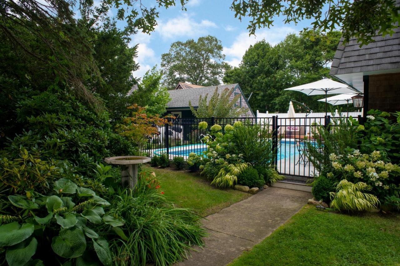 Charles And Charles Mv Bed & Breakfast Vineyard Haven Dış mekan fotoğraf