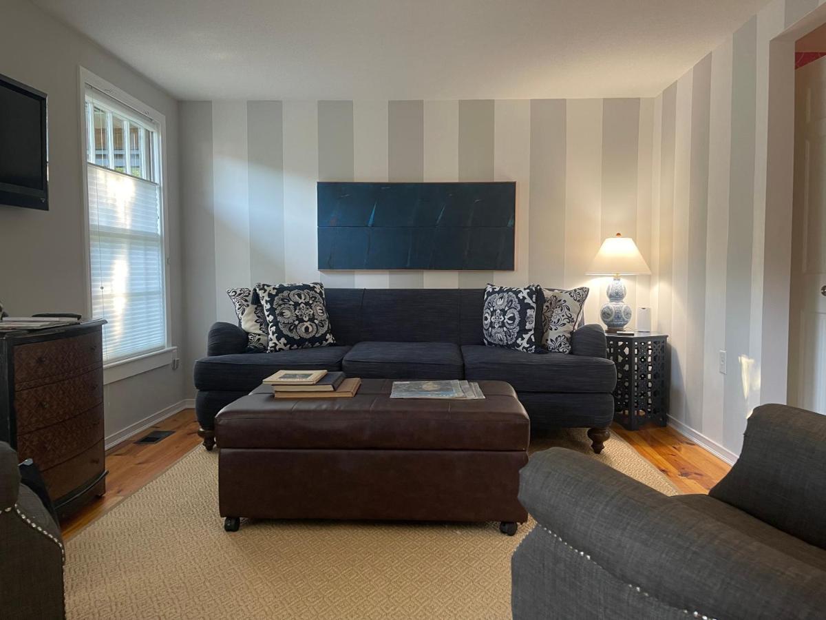 Charles And Charles Mv Bed & Breakfast Vineyard Haven Dış mekan fotoğraf