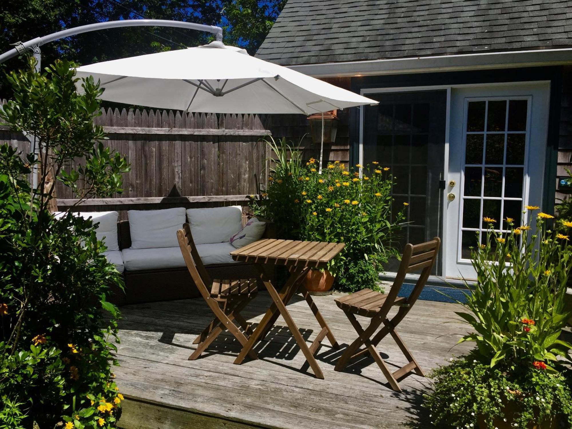 Charles And Charles Mv Bed & Breakfast Vineyard Haven Dış mekan fotoğraf