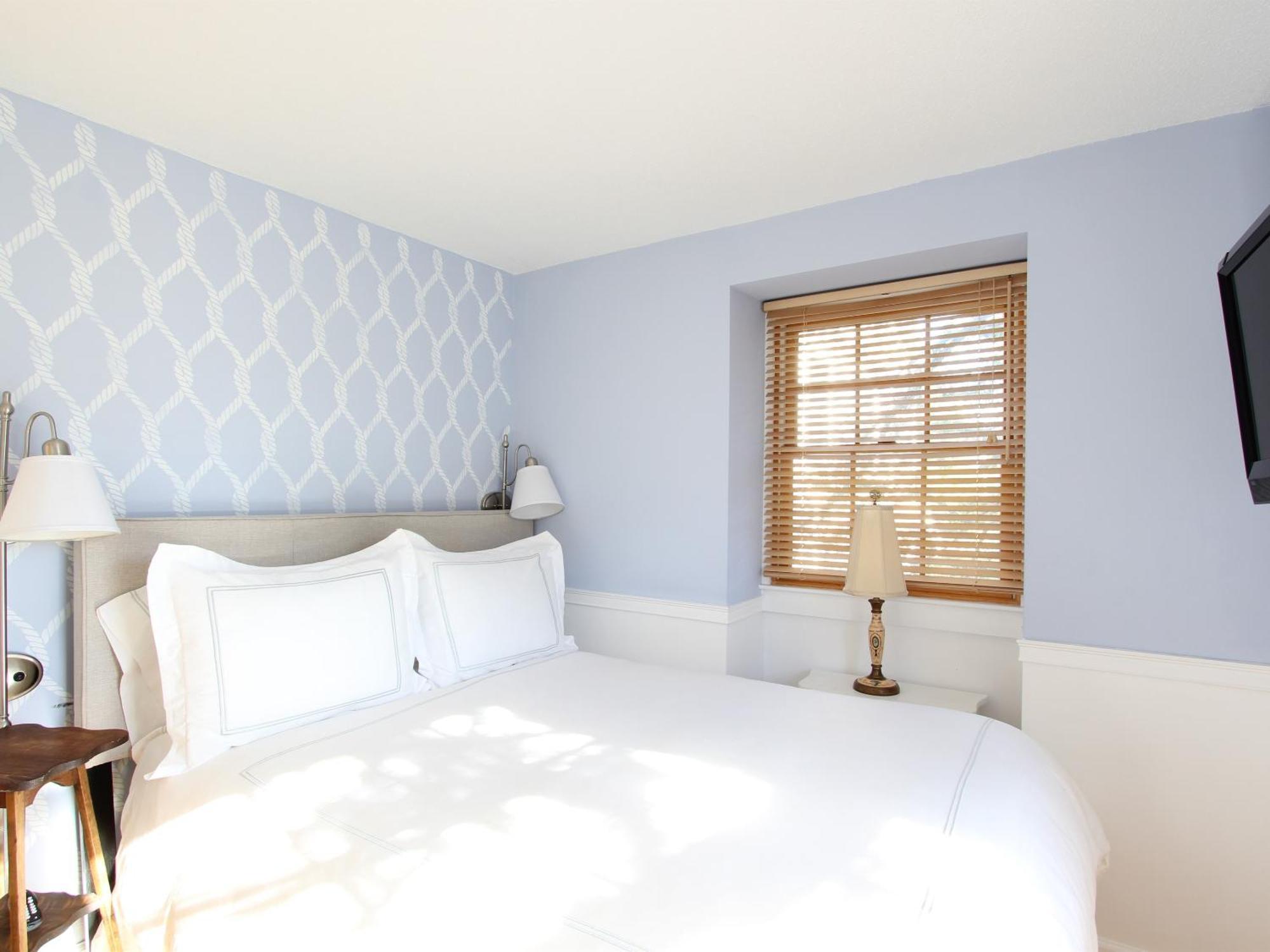 Charles And Charles Mv Bed & Breakfast Vineyard Haven Dış mekan fotoğraf