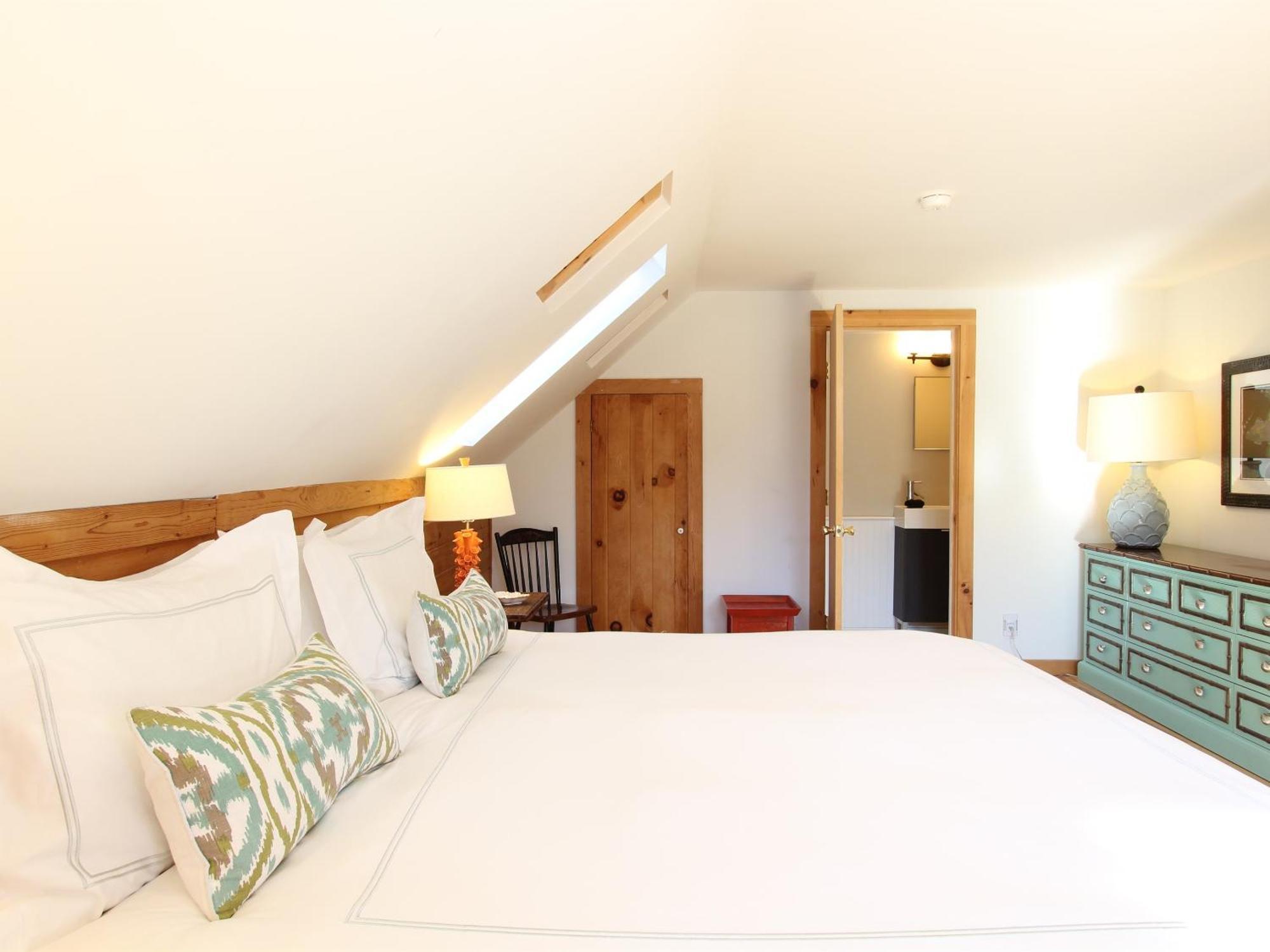 Charles And Charles Mv Bed & Breakfast Vineyard Haven Dış mekan fotoğraf