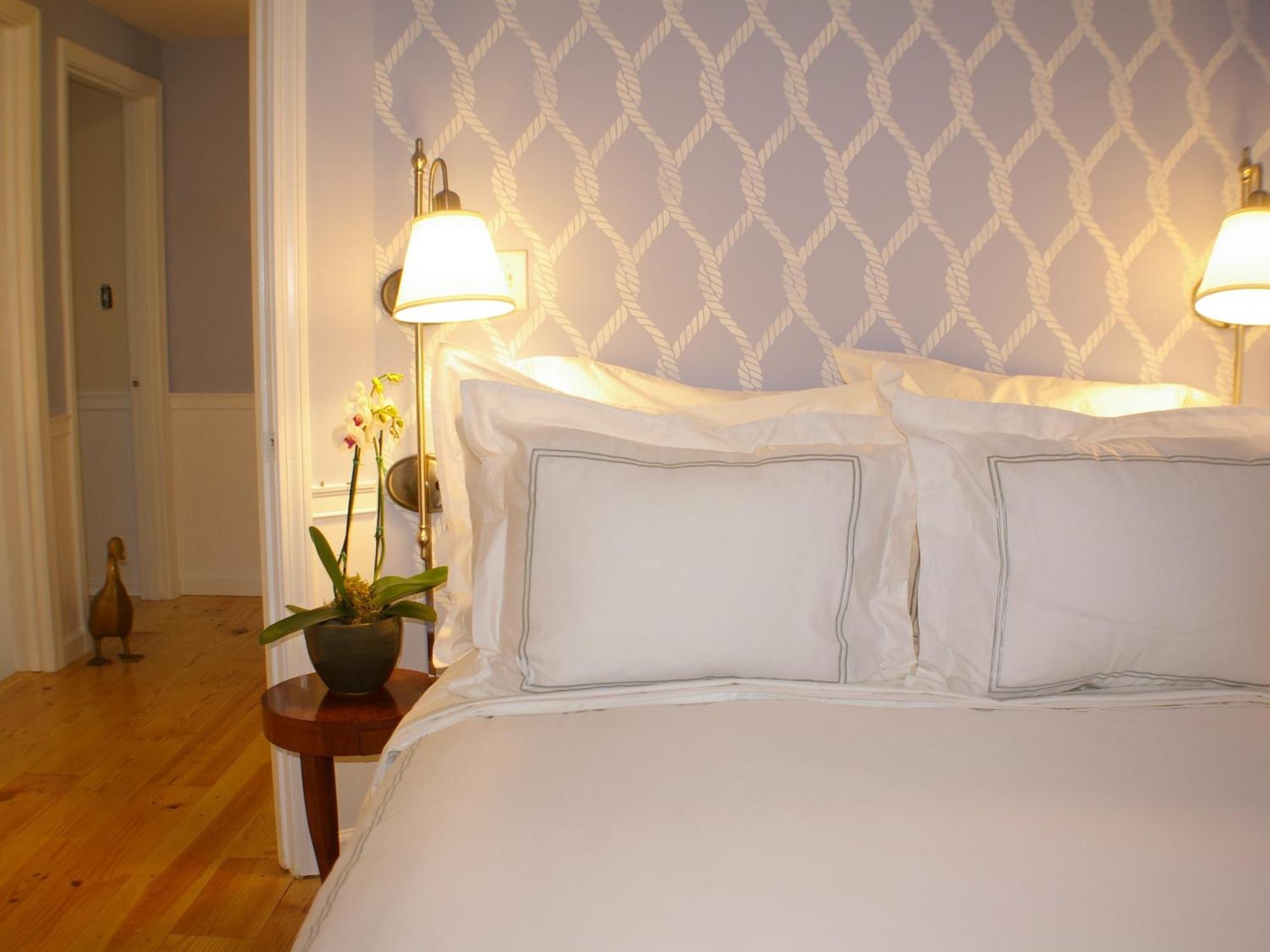 Charles And Charles Mv Bed & Breakfast Vineyard Haven Dış mekan fotoğraf