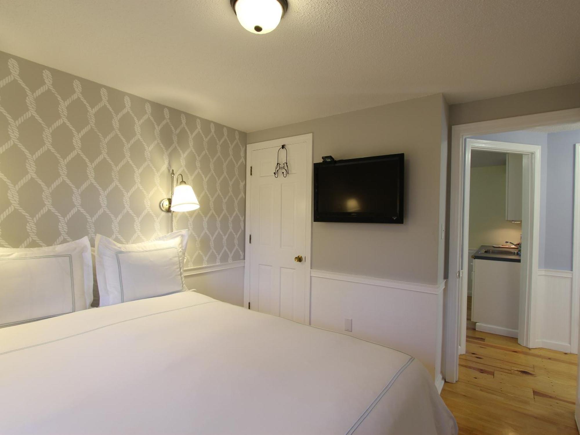 Charles And Charles Mv Bed & Breakfast Vineyard Haven Dış mekan fotoğraf
