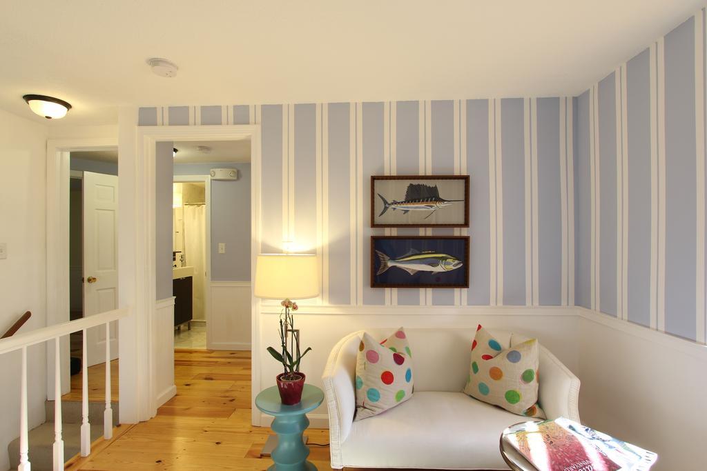 Charles And Charles Mv Bed & Breakfast Vineyard Haven Dış mekan fotoğraf