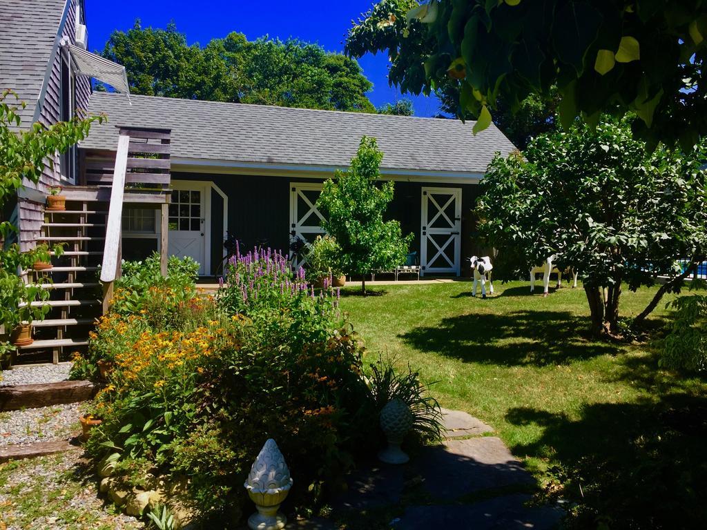 Charles And Charles Mv Bed & Breakfast Vineyard Haven Dış mekan fotoğraf